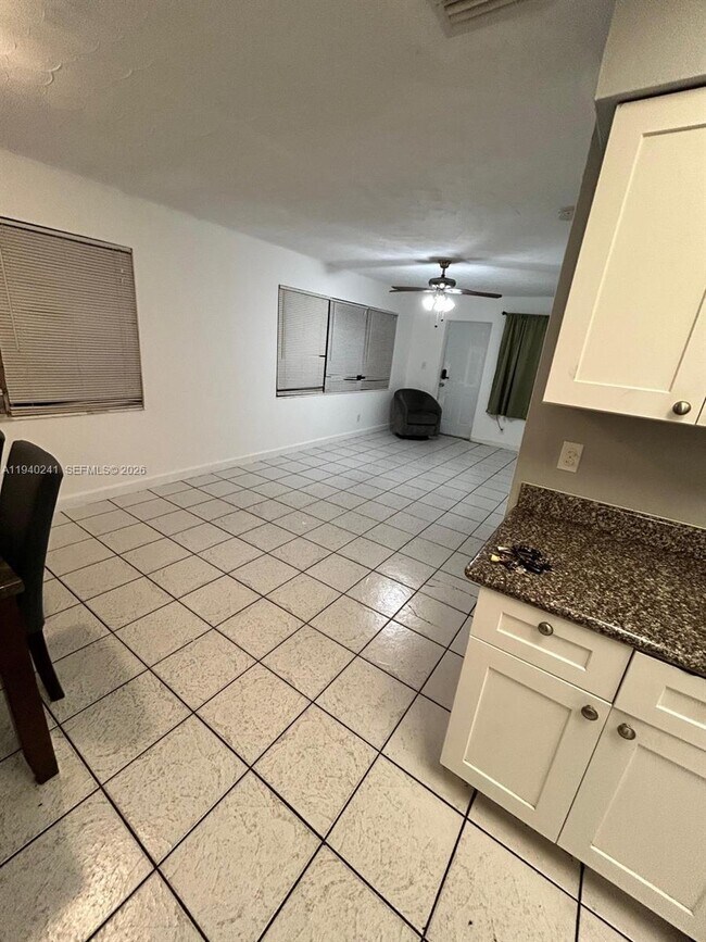 Foto del edificio - 1221 NW 5th Ave