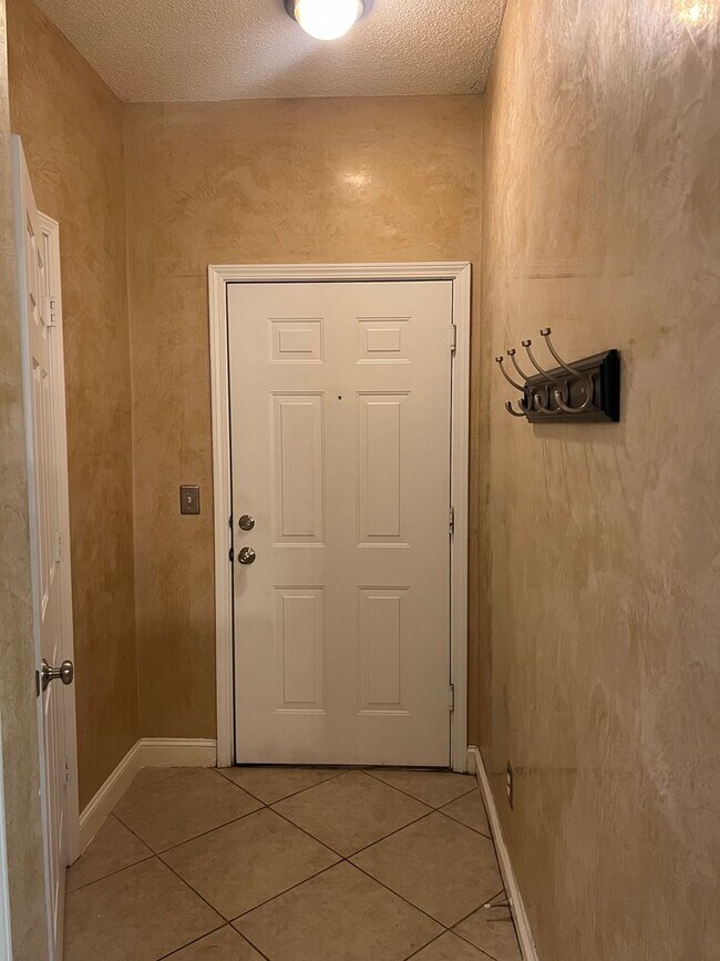 Foto del edificio - Upgraded First Floor Condo - Estate at Wes...