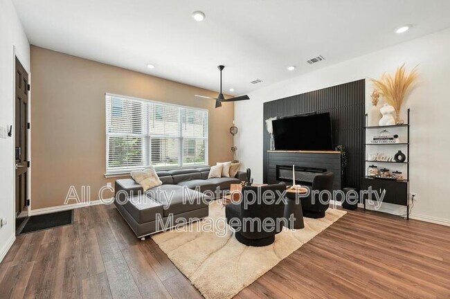 Building Photo - 7513 Laburnam Rd