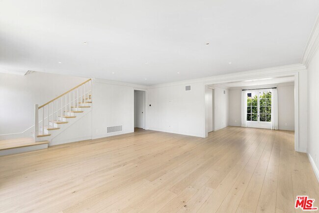 Foto del edificio - 152 S Camden Dr