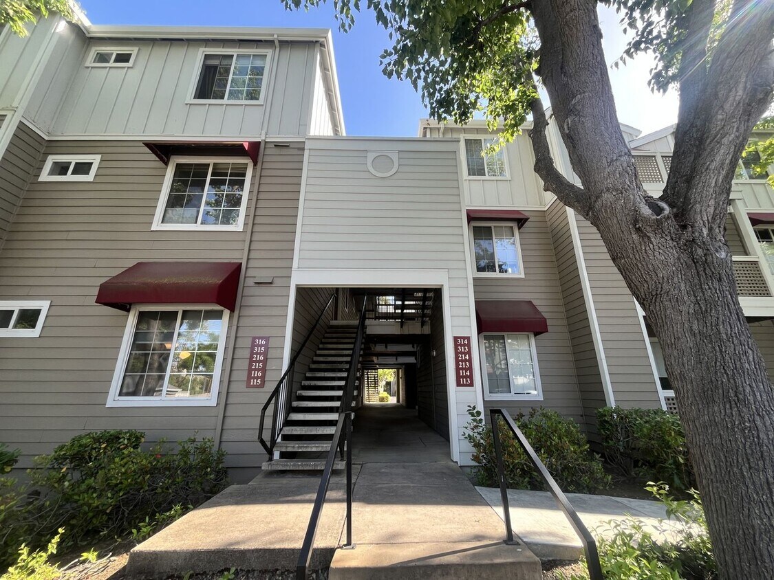 Primary Photo - 2 Bedroom 2 bath Available in Sunnyvale, C...