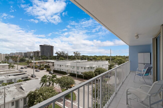 Building Photo - 8340 Harding Ave