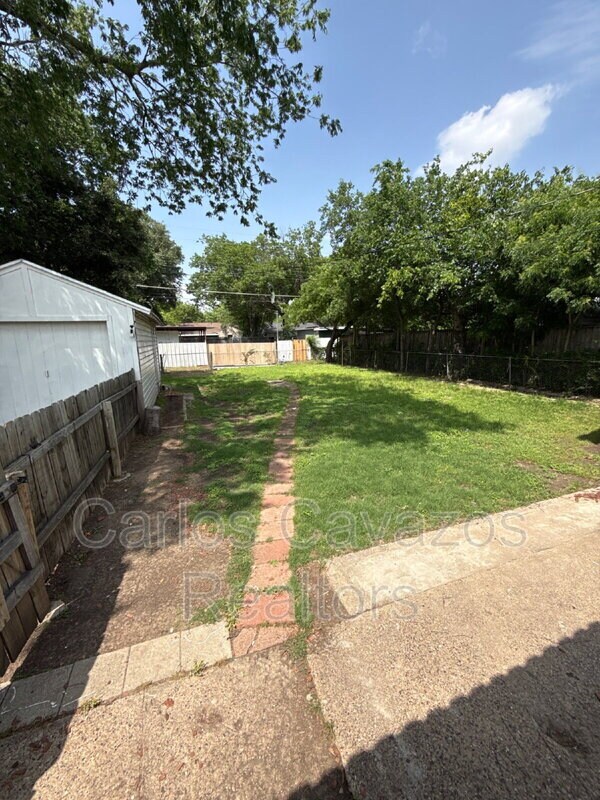 Foto del edificio - 1607 McAdams Ave