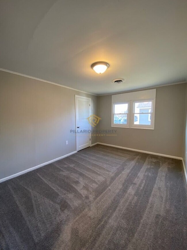 Foto del edificio - 2422 Coyner Ave