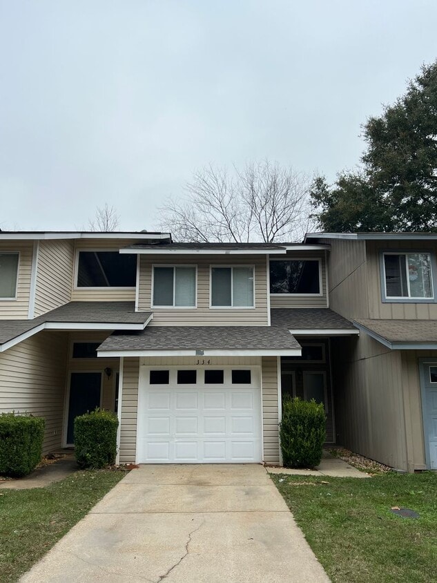 334 Candlebrook Dr, Enterprise, AL 36330 Townhome Rentals in