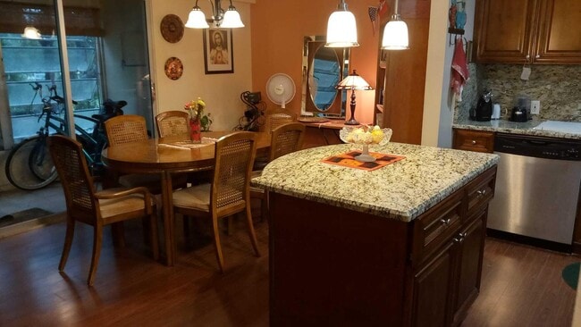 Building Photo - 36 Dorset A