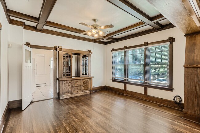 Foto del edificio - 1587 St Paul St