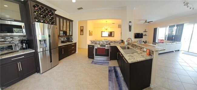 Building Photo - 2323 Bainmar Dr