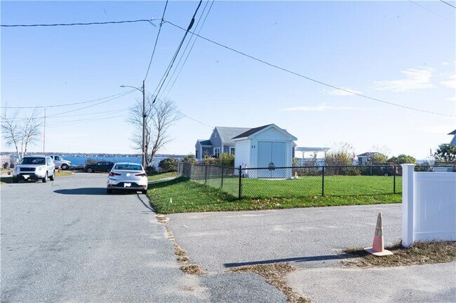Foto del edificio - 18 Dudley Ave