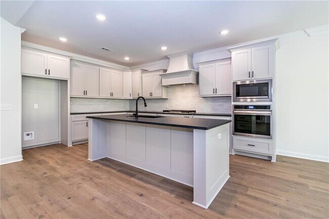 Building Photo - 1308 Cittadella Ave