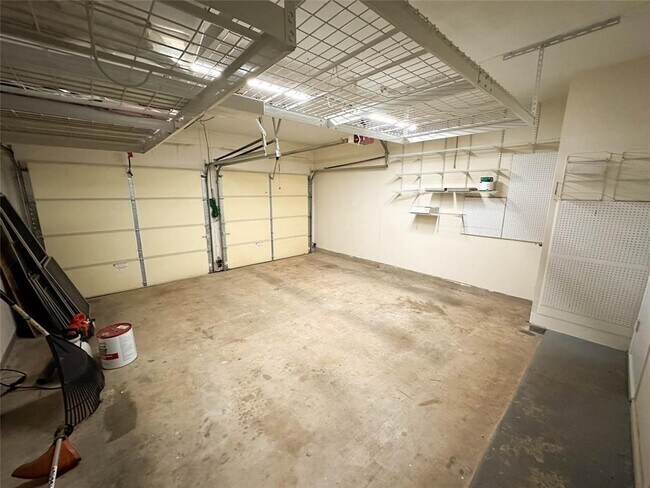 Building Photo - 7515 Windrush Dr