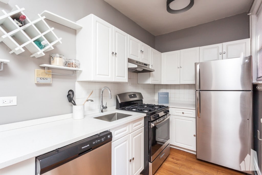 Foto del edificio - 637 W Cornelia Ave