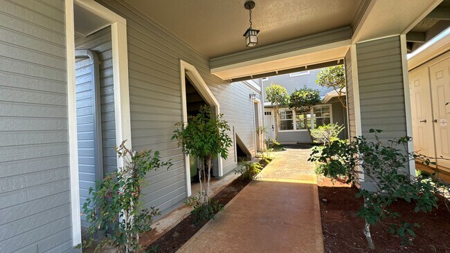 Building Photo - Large Townhome Mililani Mauka Hampton Cour...