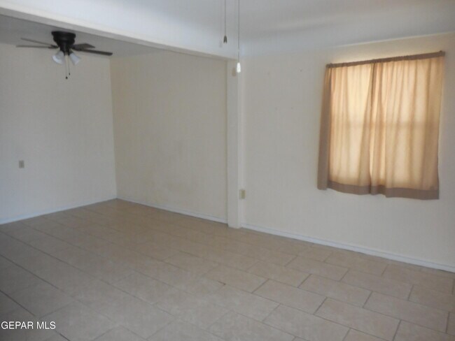 Foto del edificio - 8308 Vance Pl