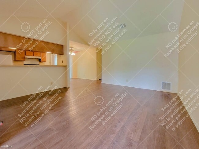 Building Photo - 2 br, 1 bath Duplex - 10809 Lanshire Dr B B