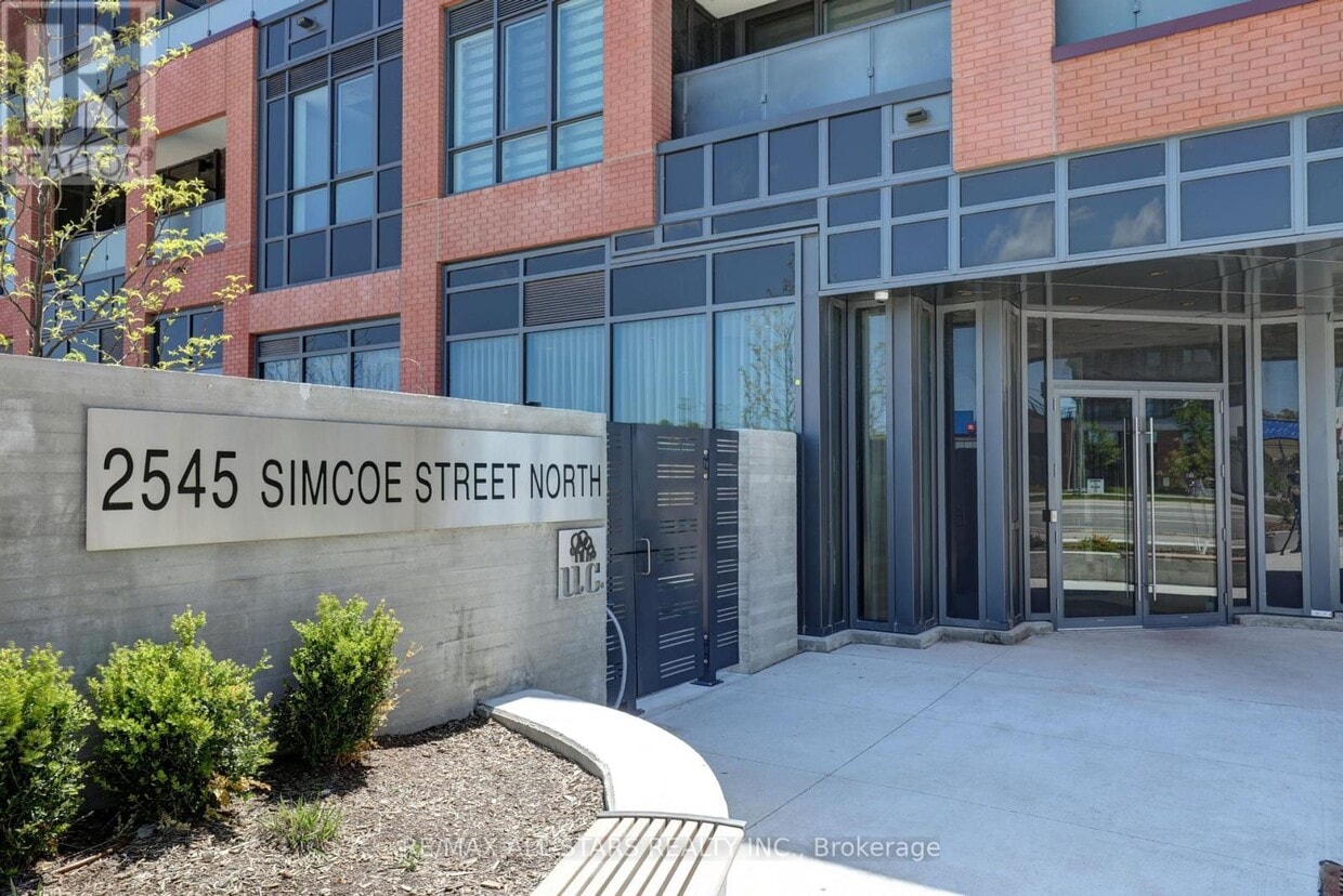 Photo principale - 2545-2545 Simcoe St N