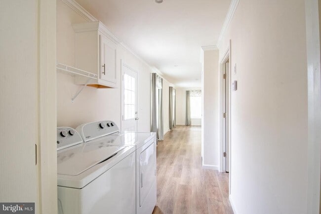 Building Photo - 62 Friars Ln