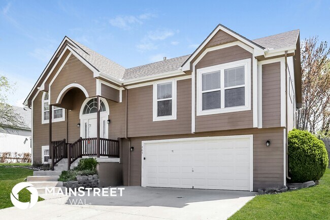 Building Photo - 205 N Walker Dr