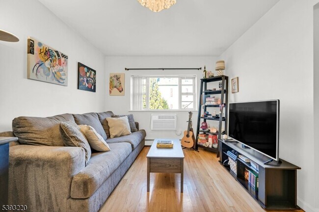 Foto del edificio - 640 Franklin Ave