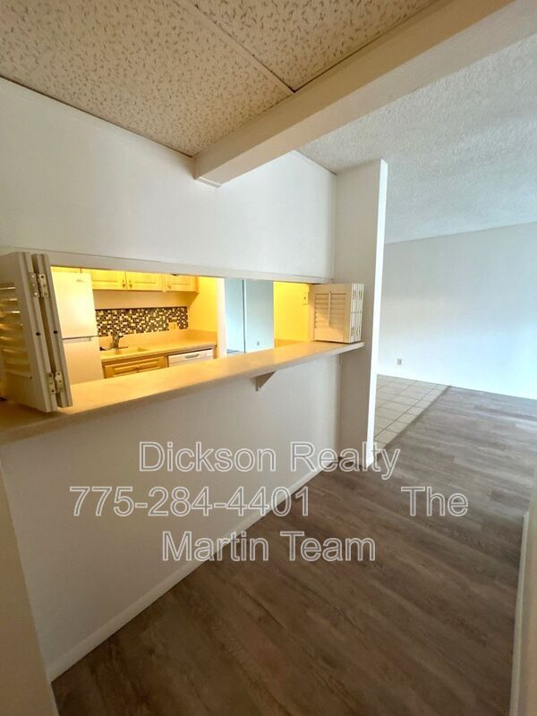 Building Photo - 1000 Beck St