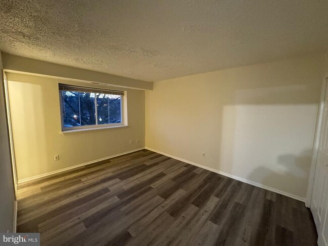 Foto del edificio - 11905 Tarragon Rd