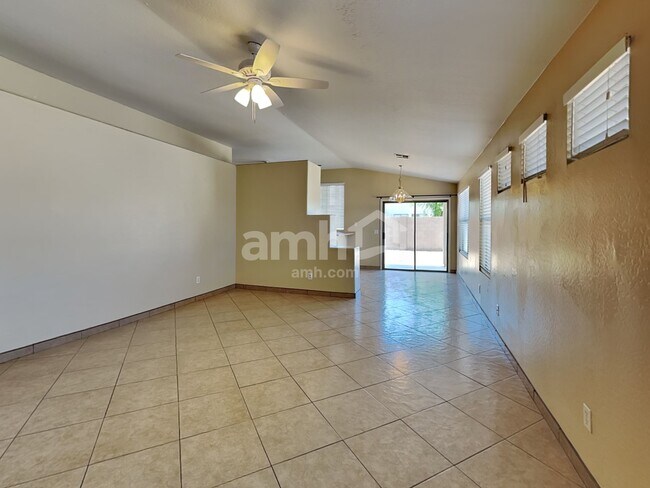 Foto del edificio - 3733 W Nancy Ln