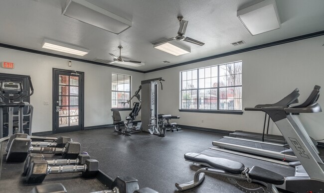 Building Photo - 1350 Skyline Rd