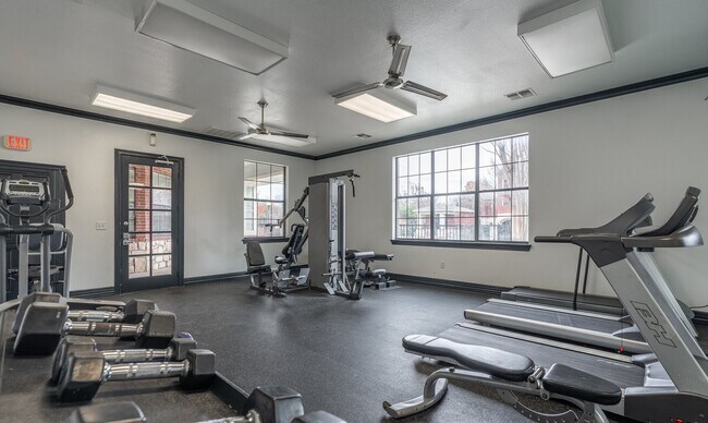 Foto del edificio - 1350 Skyline Rd