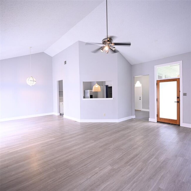 Building Photo - 9312 Doliver Dr