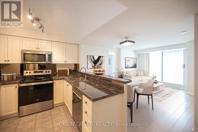 Building Photo - 7 Lorraine Dr