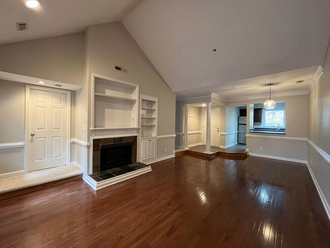 Foto del edificio - Excellent 2BD, 2BA Downtown Raleigh Condo ...