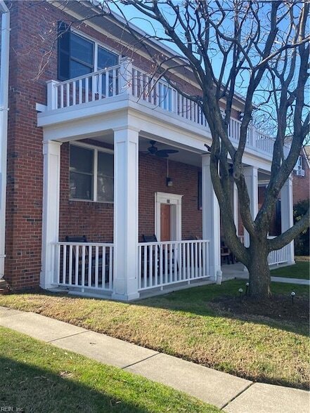 Foto principal - 825 Harrington Ave