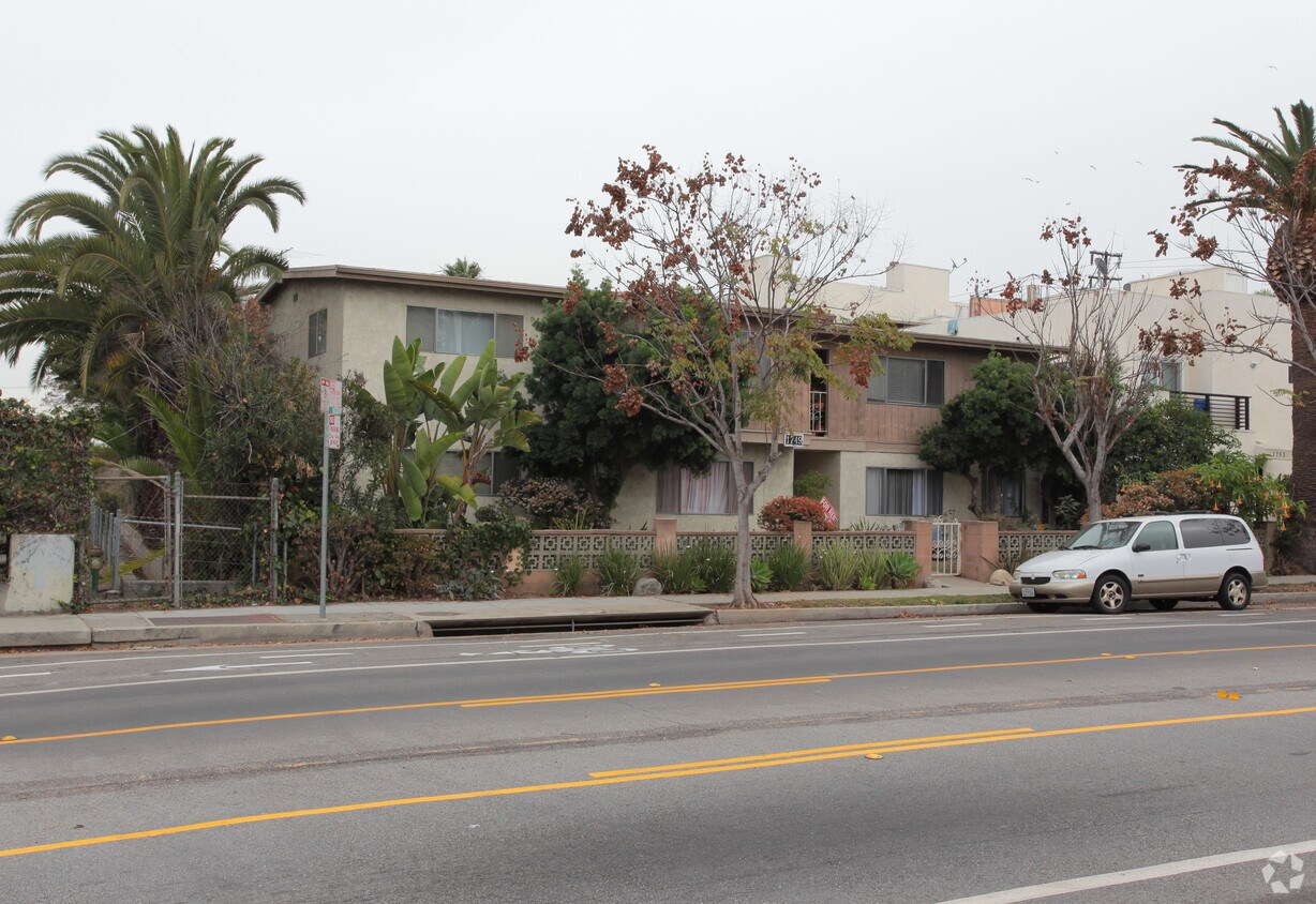 Primary Photo - 1749 17th St
