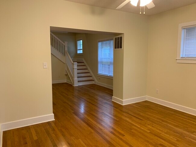 Building Photo - Gorgeous Double in South Broad Ripple!