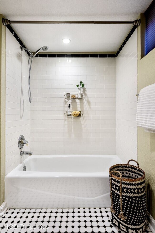 Foto del edificio - 4 br, 2 bath House - 45 S. Emerson Street