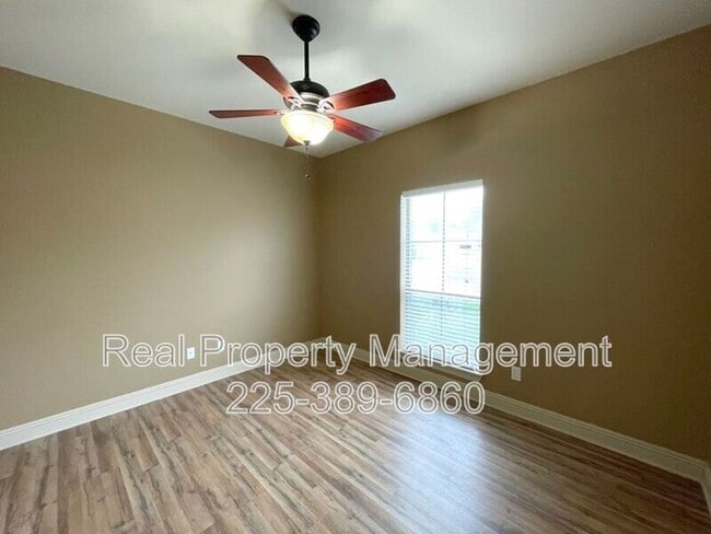 Building Photo - 12328 Dutchtown Villa Dr