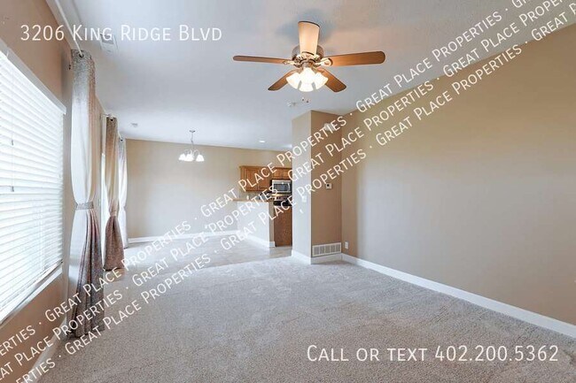 Foto del edificio - Beautiful Large Townhome in North Lincoln