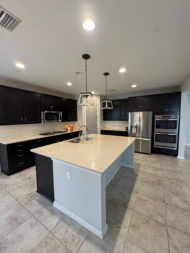 Foto del edificio - Shearwater, 4 bedroom 3.5 bath home for rent.