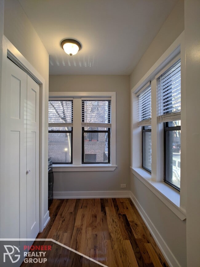 Building Photo - 3721 N Pine Grove Ave