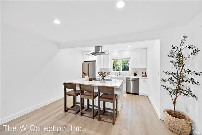 Building Photo - 2 br, 1 bath House - 1570 Via Capri #8