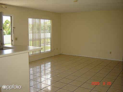 Foto del edificio - 1703 Bentley Blvd