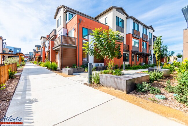 Building Photo - 16161 Connor Ct