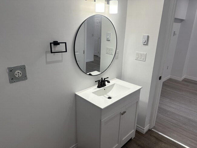 Building Photo - 97 Carleton St