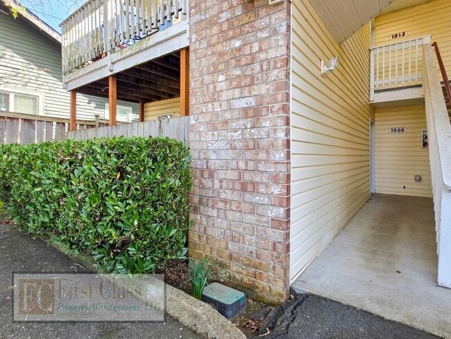 Photo - 1908 NE 46th Ave House