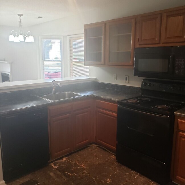 Foto del edificio - Move in special! 2 bedroom 2 bath duplex
