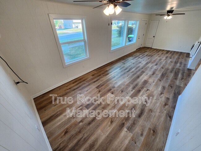 Foto del edificio - 519 E 14th St