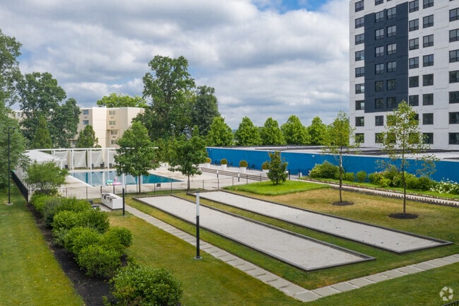 Bocce - 251 Dekalb