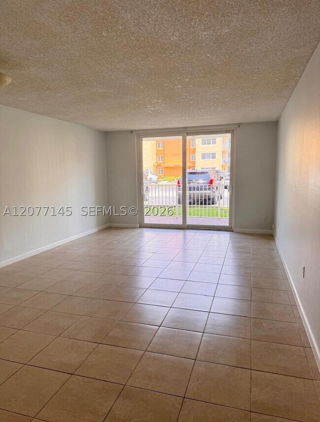 Building Photo - 6960 Miami Gardens Dr