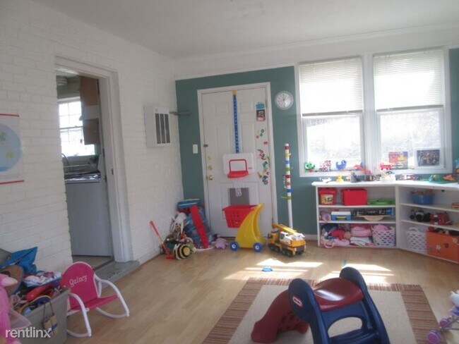 Foto del edificio - 4 br, 3.5 bath House - 1710 Flora Lane