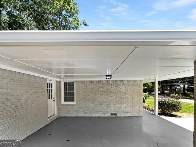 Foto del edificio - 2685 Rainbow Ridge Rd
